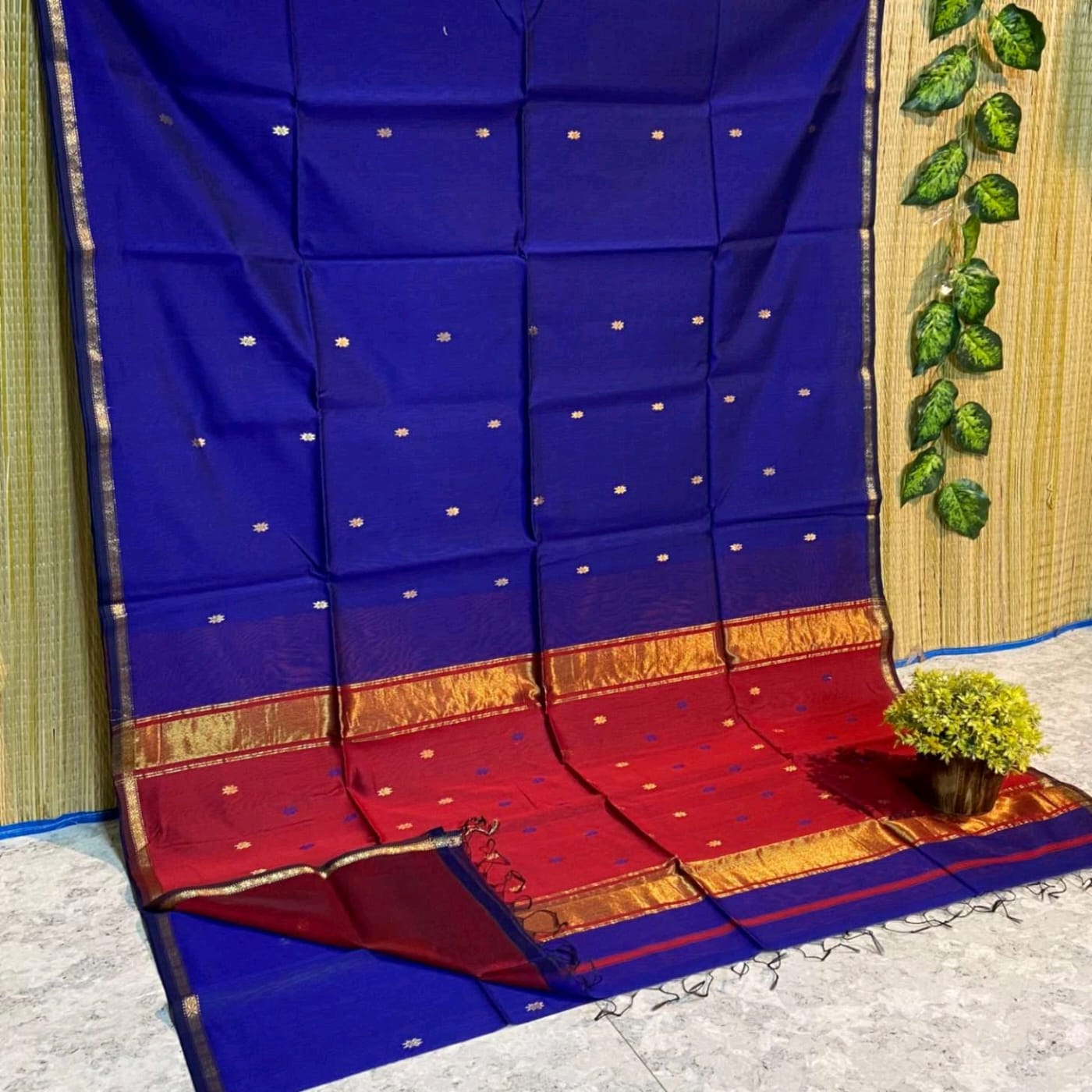 Maheshwari zari weaving work Handloom cotton silk